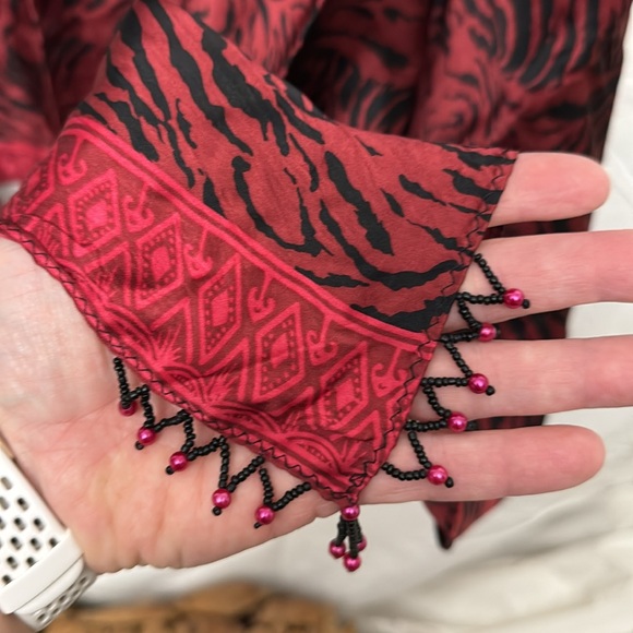 Victoria Secret wrap/shawl - Picture 3 of 4